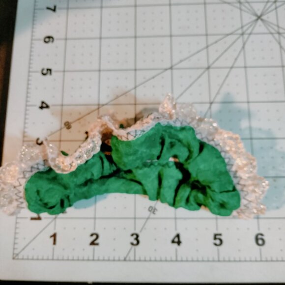 Green Lace  Armband Garter Saint Patricks Day Gold Black Button Luck of Irish - Picture 4 of 5